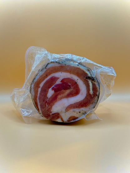 Trancio di pancetta pepata